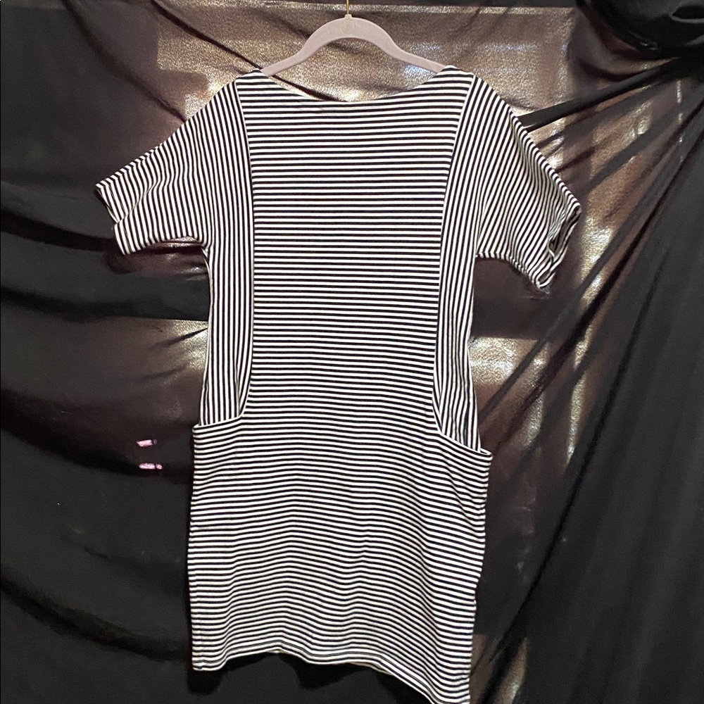 EUC Kate Spade Saturday Black and White Striped Dress with pockets! XS